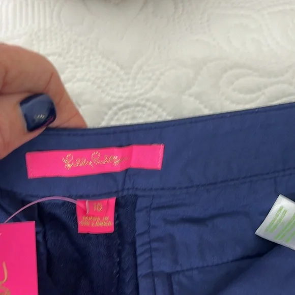 Lilly Pulitzer Buttercup Shorts in Color True Navy, Size 10. - Picture 10 of 11